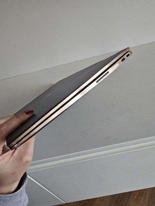 Лаптоп HP Spectre x360 13-ae004na 8GB, може да става на таблет