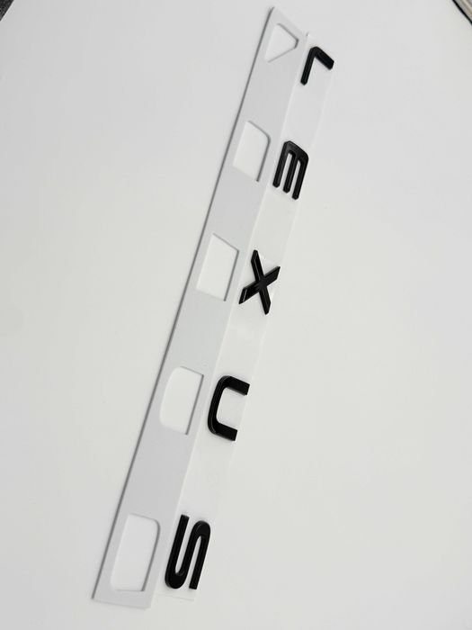 Emblema Lexus spate negru