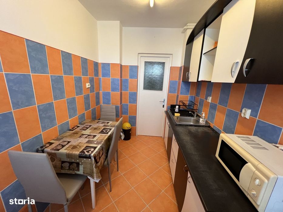 Închiriez apartament 2 camere decomandat – zona Mihai Viteazul