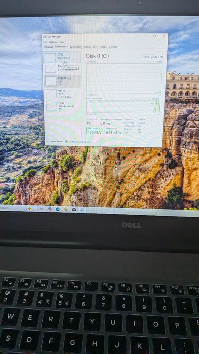 Dell inspiron 17 inch i7generatia 7 video 4gb