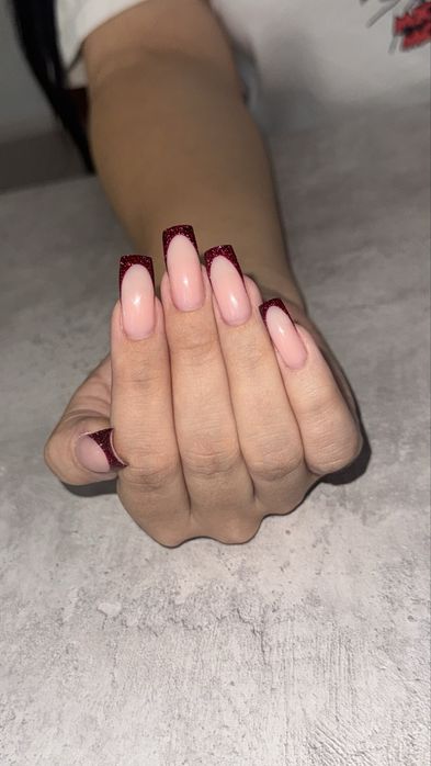 Маникюр и педикюр