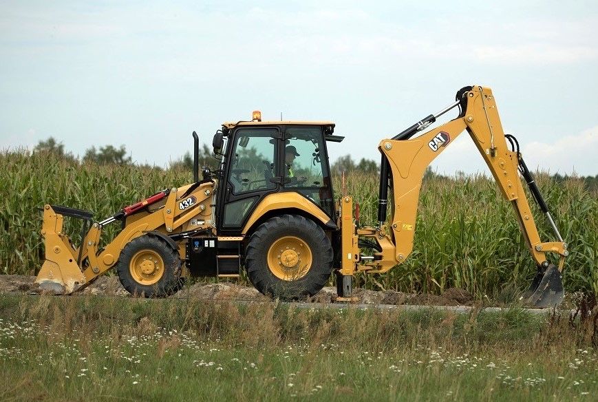 Inchiriez Buldoexcavator si bascula