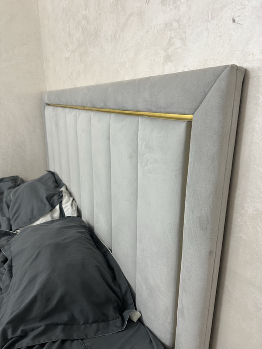 Двухспальная кровать