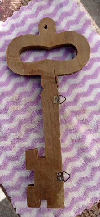 Продам ключ дерево