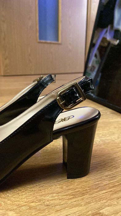 Дамски обувки 36-37 номер на безценица