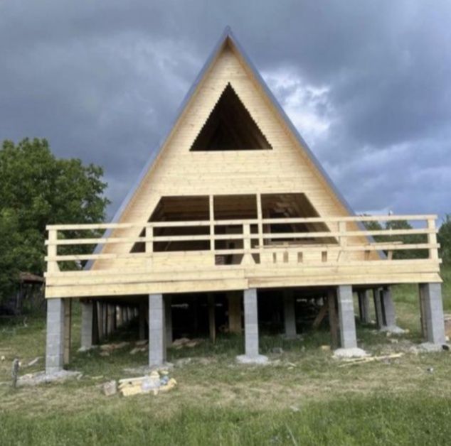 Vând cabane de lemn