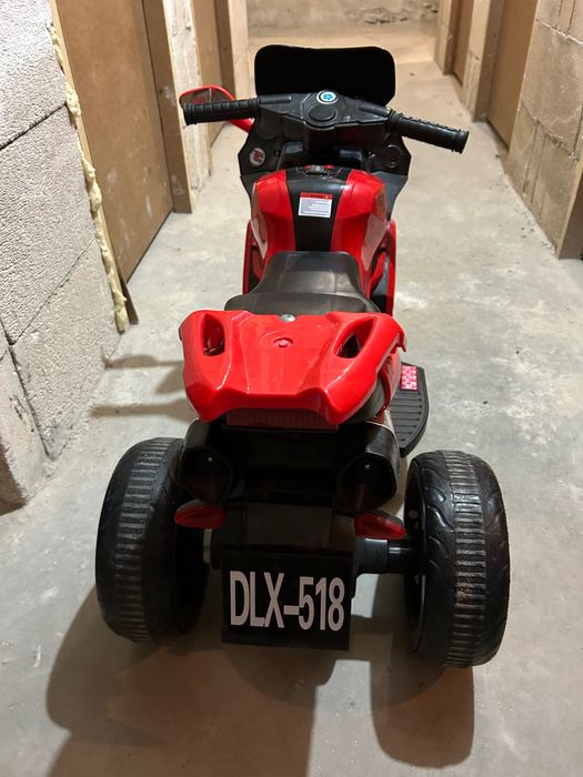 Акумулаторен мотор с батерия