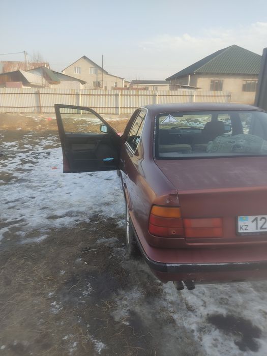 Продам е 34 1991год ванос 2.5 объем,газ бензин