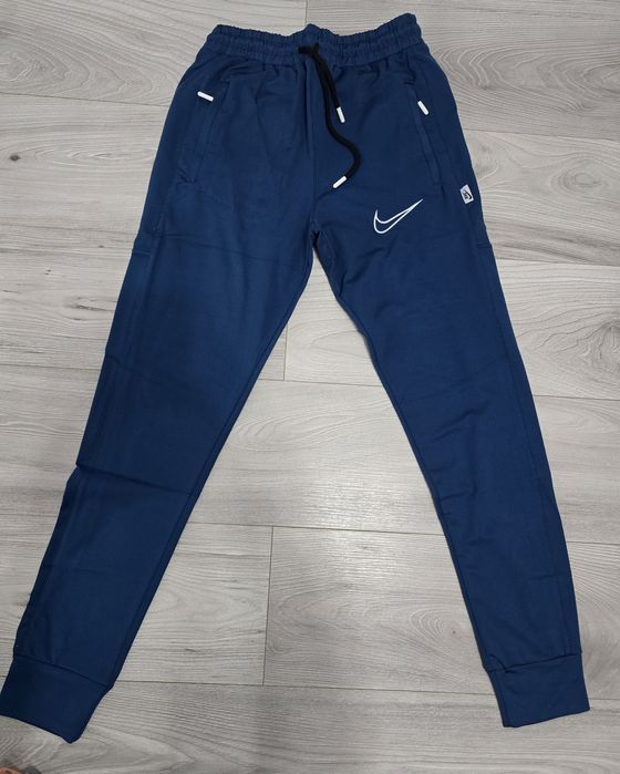 Pantaloni de trening barbati/ Noi Nike
