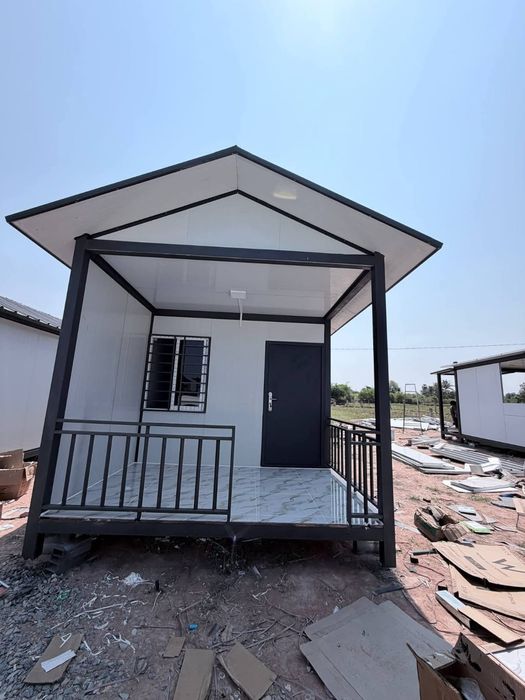 Vindem case din panouri sendwis