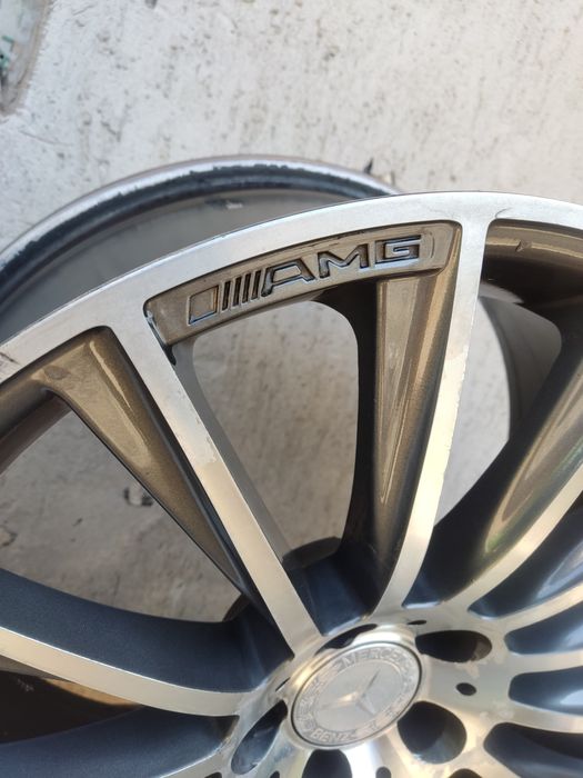 Продам диски. На "Мерседес-221-ый".