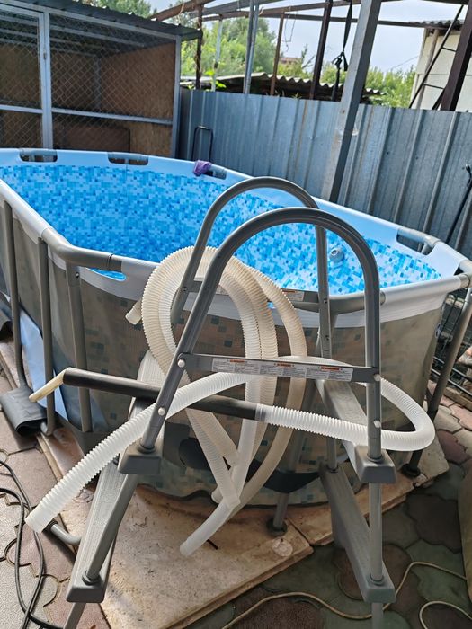 Продам бассейн овальный 2х3 б/у