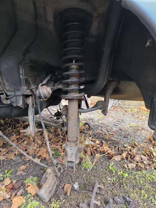 Задни амортисьори за Mitsubishi Carisma 1996-2005 година