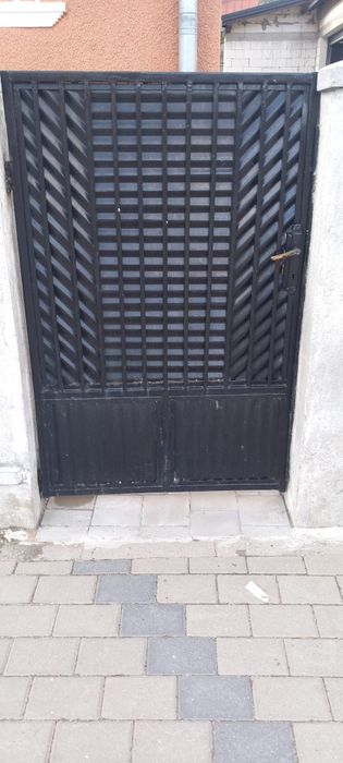 Porți de fier negre