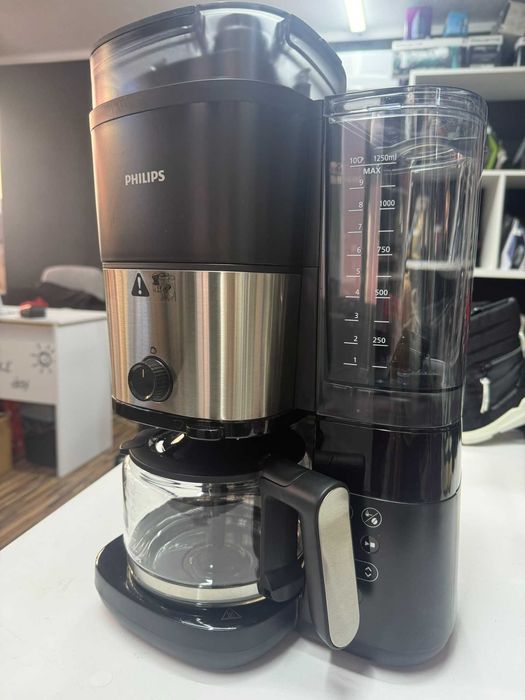 (RESIGILAT) Cafetiera Philips all-in-1 cu râşniţă inclusă