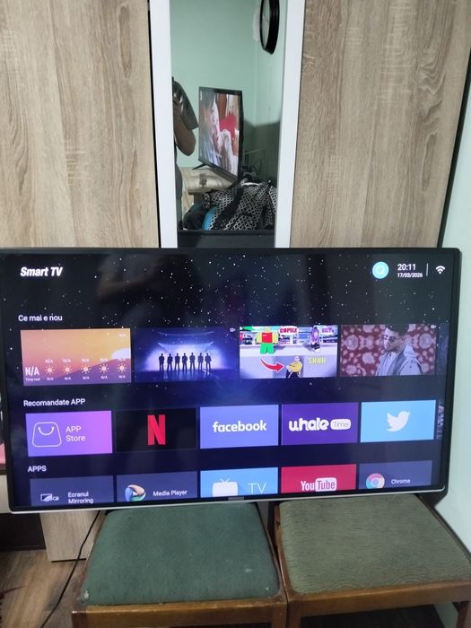 Vând Smart TV Starlight 50 inch.