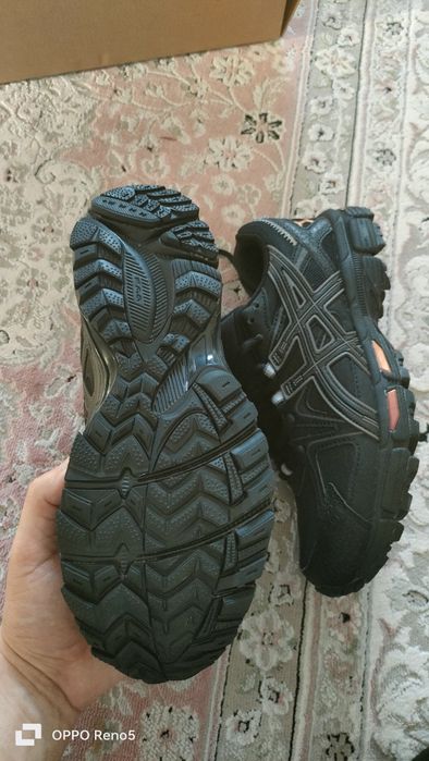 Продам красовка ASICS
