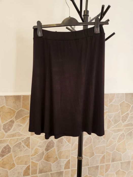 Fustă dama viscoză ,negru intens  cu elastic în Talie