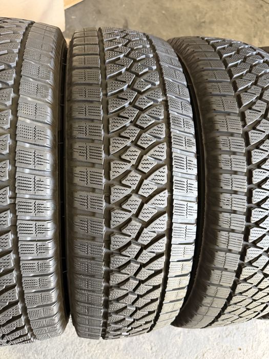 4 anvelope iarna 205/65/16 C , Bridgestone , 7-7.7 mm !