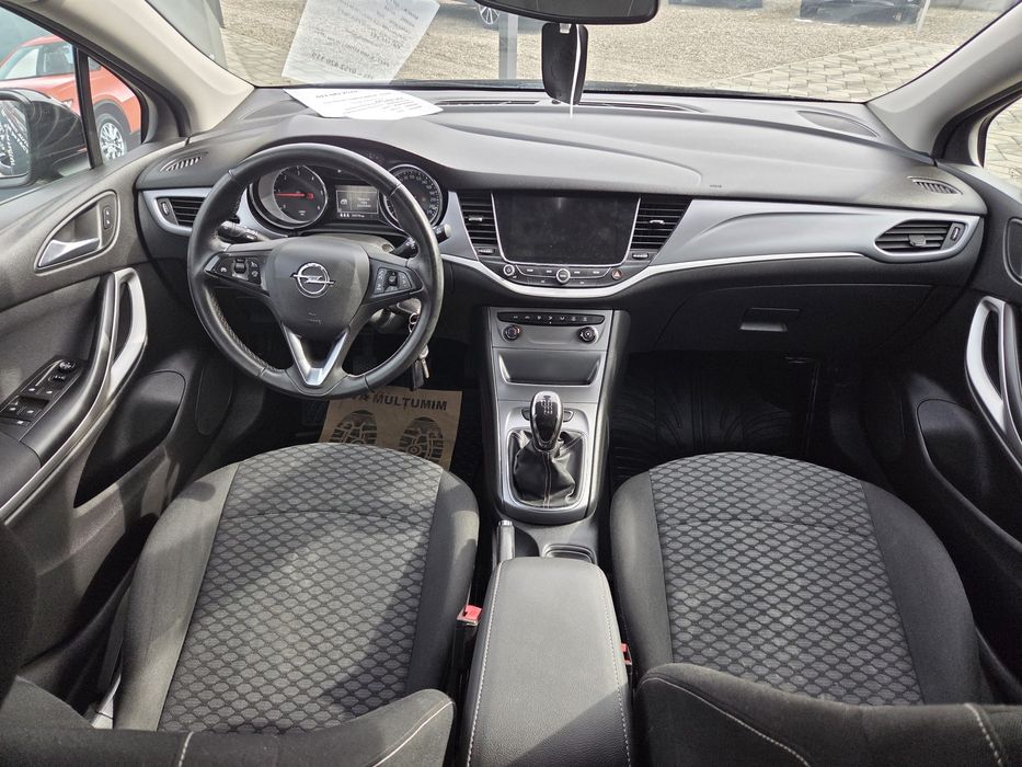 Opel  Astra  din 2018 1.6 disel !