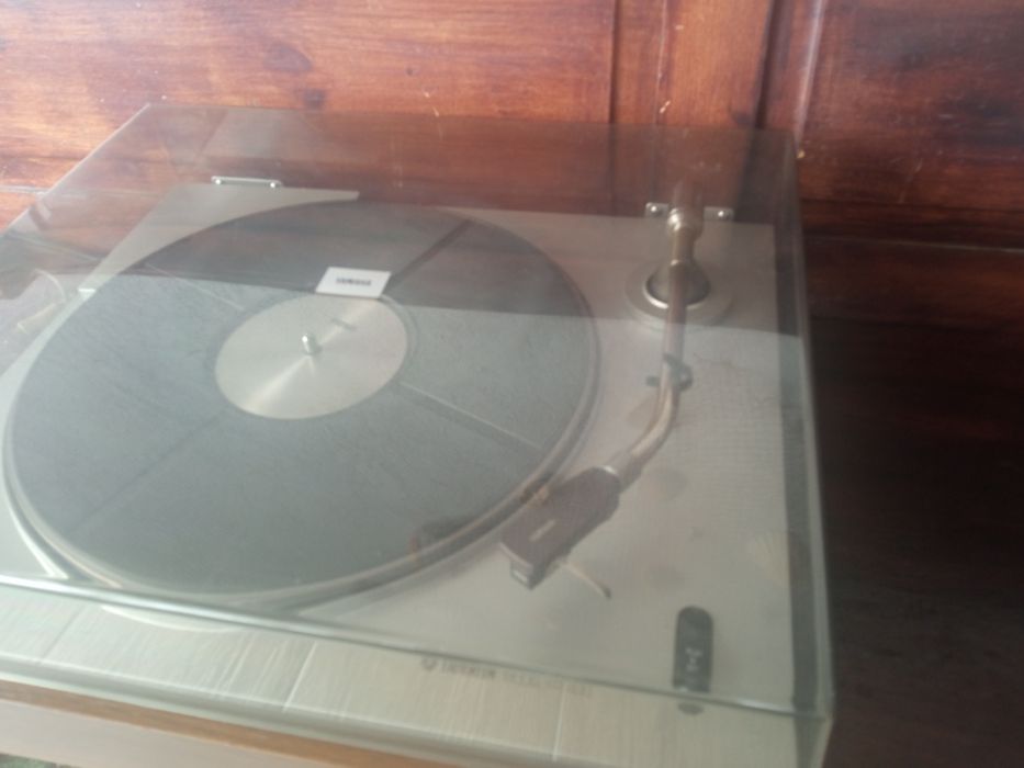 Грамофон Yamaha YP 400