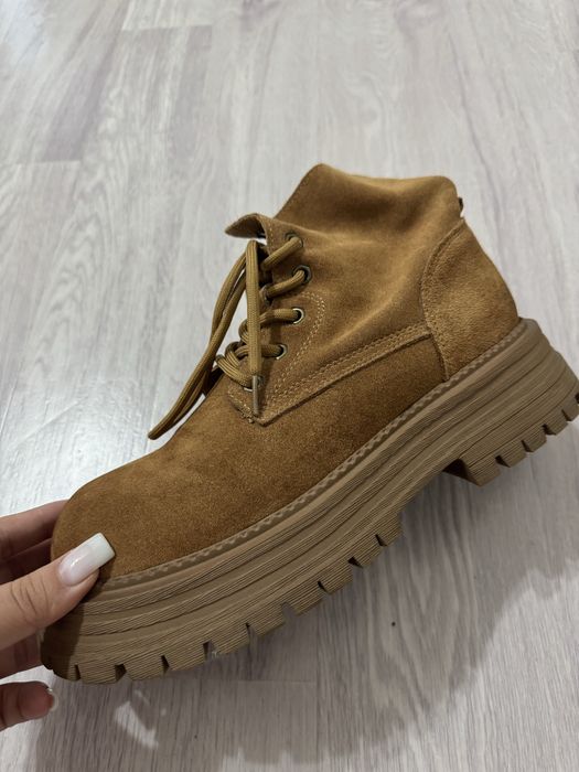 Продам осенние ботинки