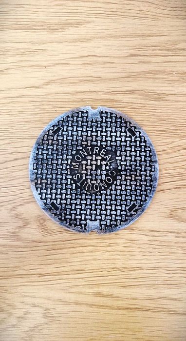 Set de 4 suporturi pentru pahare în formă de capace de canalizare imprimate 3D | Decor urban pentru bar și măsuță de cafea