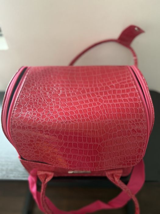 Geantă roșie, încăpătoare