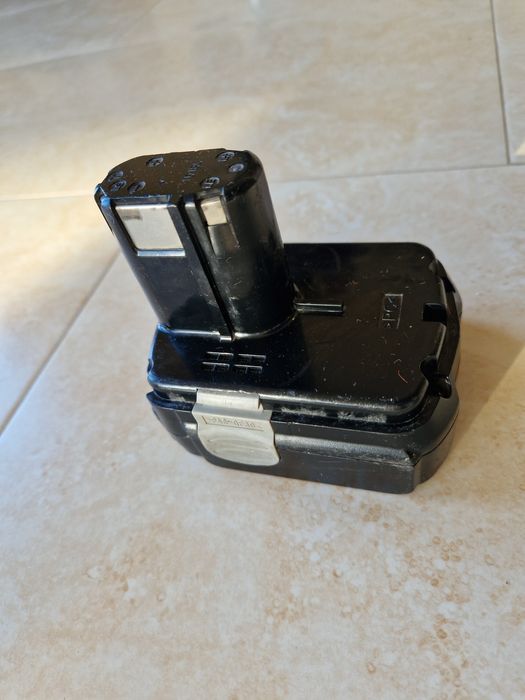 Hitachi UC 18YGL 2 , BCL 1415  - incarcator si acumulator