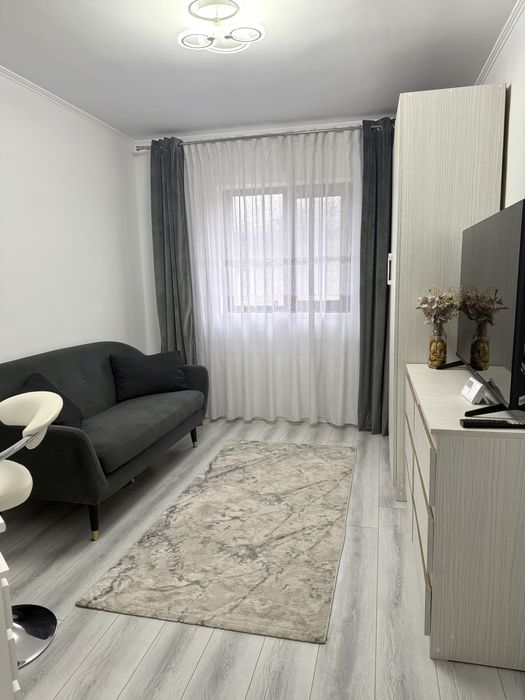 Apartament 3 camere, mobilat, parter + curte proprie de 90 mp