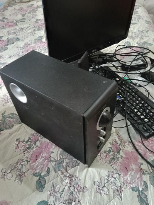 Компьютерные пренадлежности.