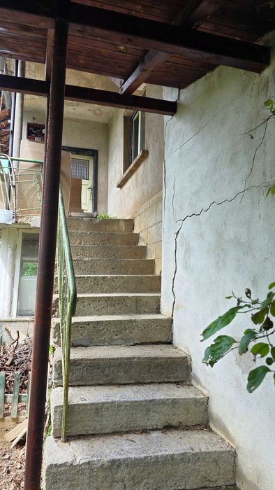 Недвижим имот в махала Ръжища, с. Миланово, община Своге