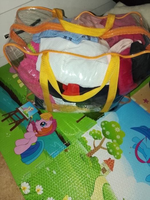 Даром отдам детские вещи