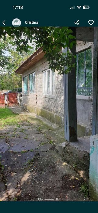 Vind casa batrineasca si teren 890mp in zona Gherghita sat Hatcarau,judet Prahova
