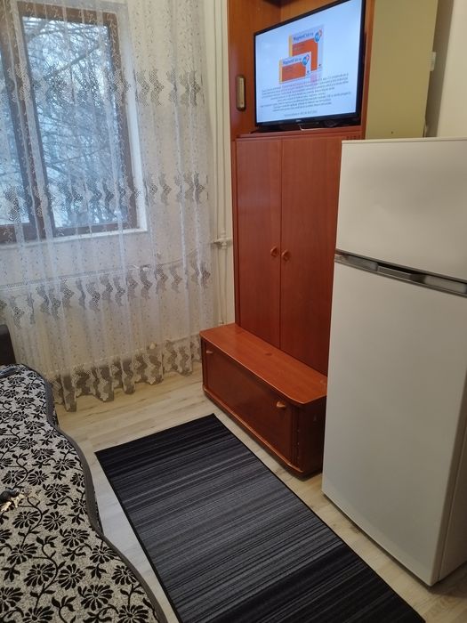 Vând sau Inchiriez cameră cămin cu baie proprie Craiovița.