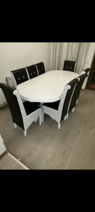 Masa de 8 persoane se face și de 12 dimensiunea 2,5 lungime pe 1m lati