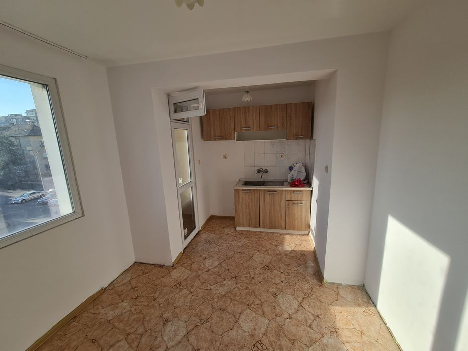 Продава се Тристаен апартамент в Попово - 84 кв.м за 1429 €/кв.м - Снимка #4