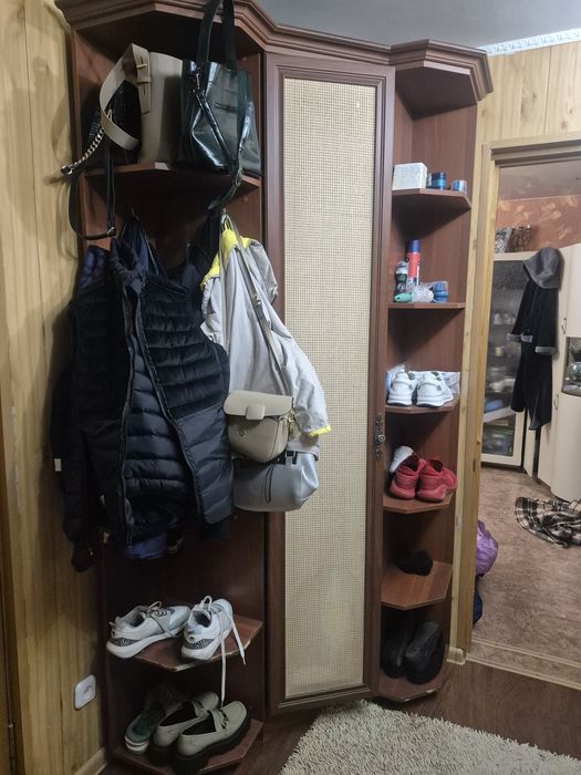 Продаётся прихожая