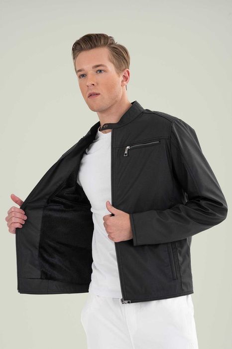 Продаётся куртка из искусственной кожи привезённая из Турции.