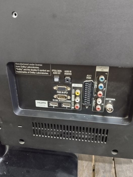 Продавам телевизор Lg 32ка