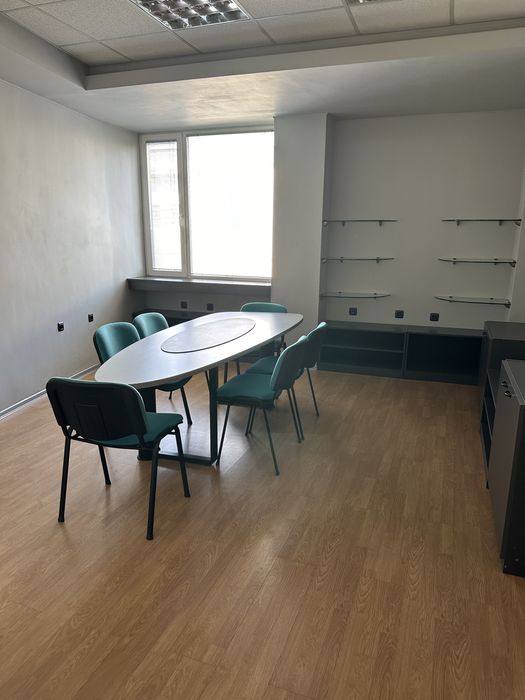 Дава се под наем Офис в Пловдив, Индустриална зона - Тракия - 500 кв.м за 5000 € - Снимка #14