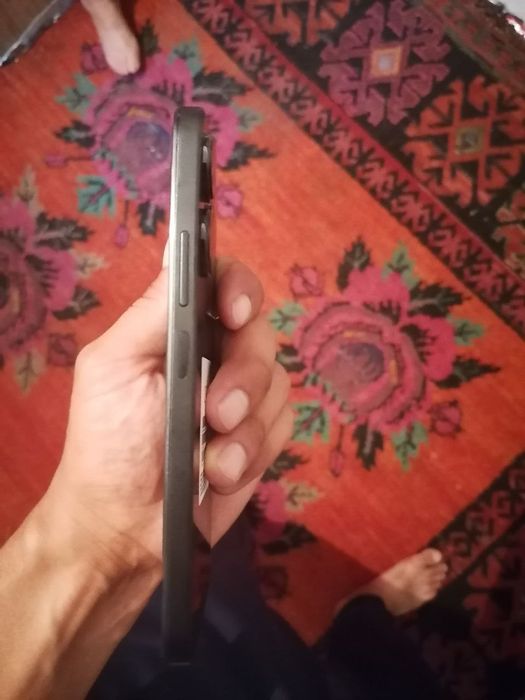 Redmi 13 pamyati 8 256 rangi qora hama joyi radnoy karobka dakiment