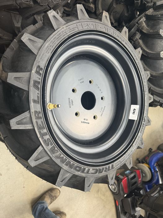 Roti complete utilaje agricole JCB ( telehendlar, moffet)