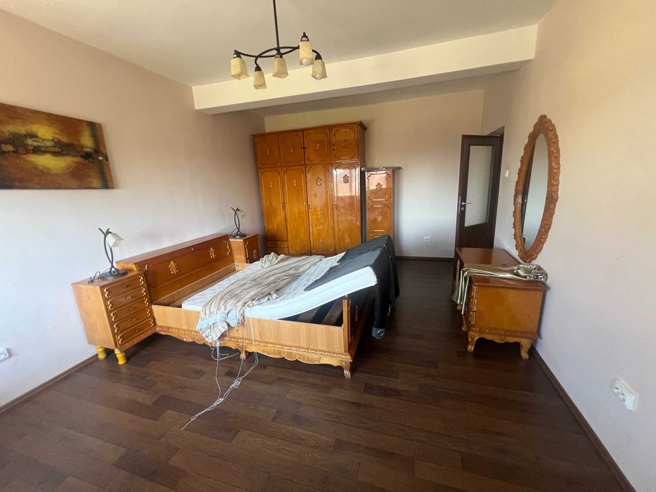 Proprietar, Casa P+1 de inchiriat in Lazu