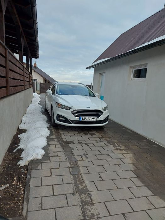 Vând Ford Mondeo