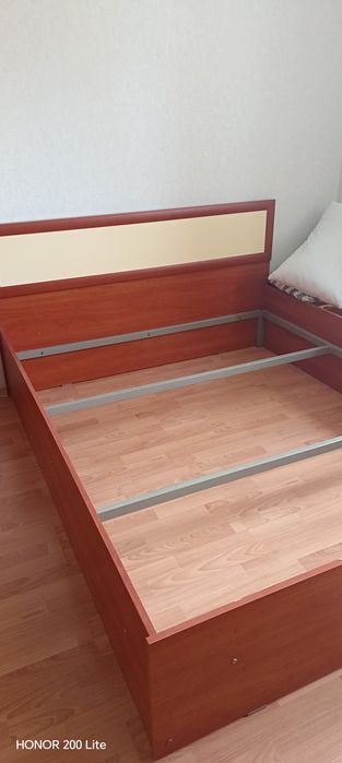 Продам спальный гарнитур в хорошем состоянии