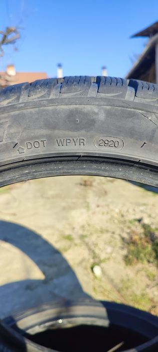 Зимнни Гуми 255/40R19