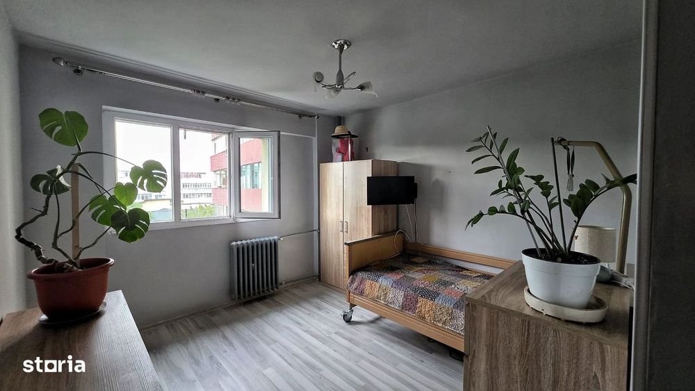 DIRECT PROPRIETAR -3 camere decomandat 72mp, etaj 3/10, Bd. Republicii