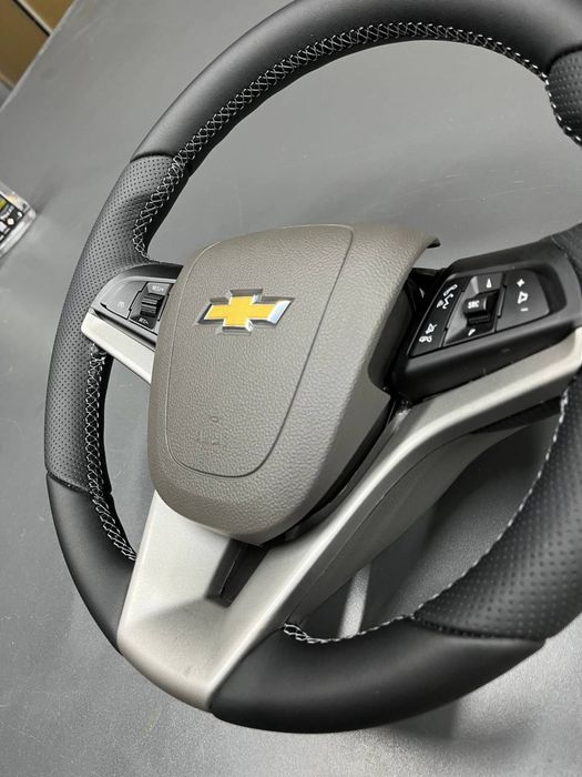 Перетяжка руля , анатомия , алькантара , кожа