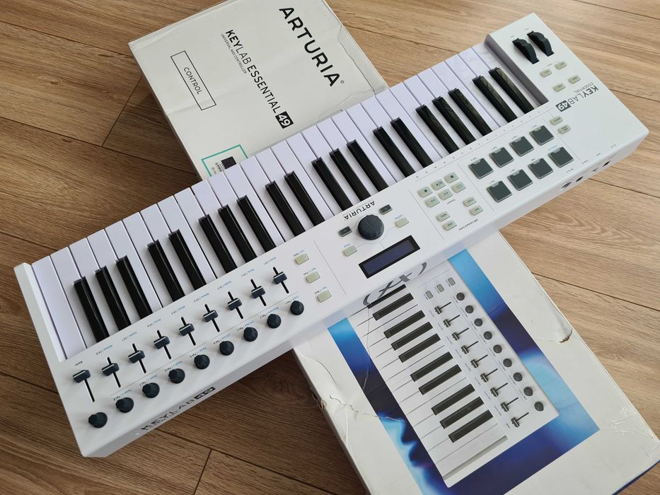 Arturia KeyLab Essential 49 mk3 Миди клавиатура